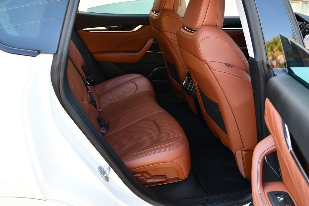 Used 2022 Maserati Levante Modena AWD/4WD image 21