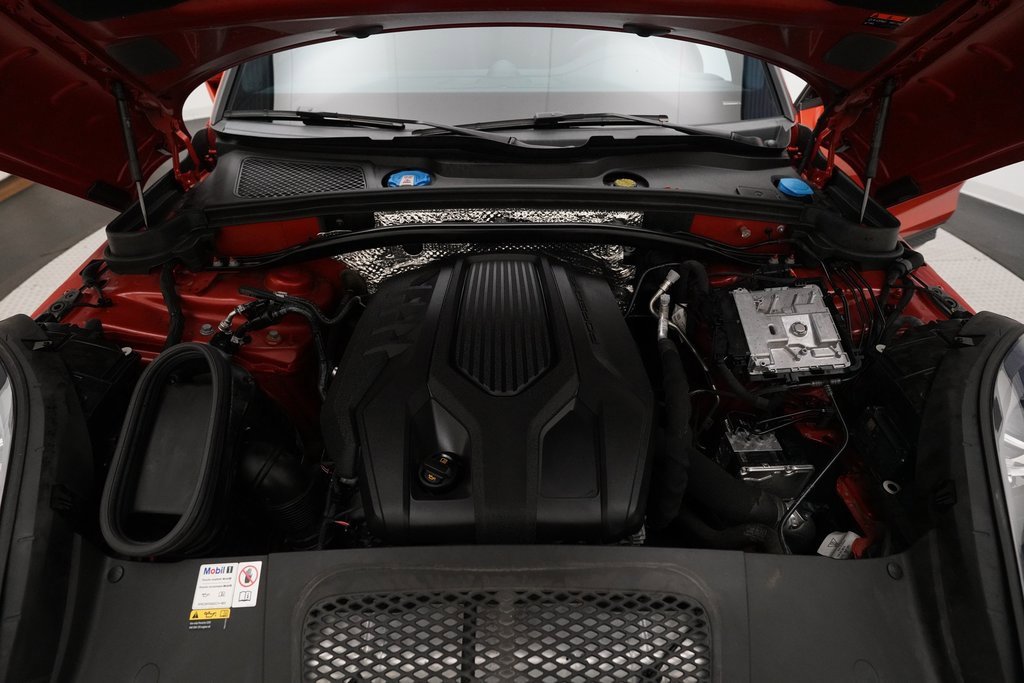 Used 2023 Porsche Macan image 32