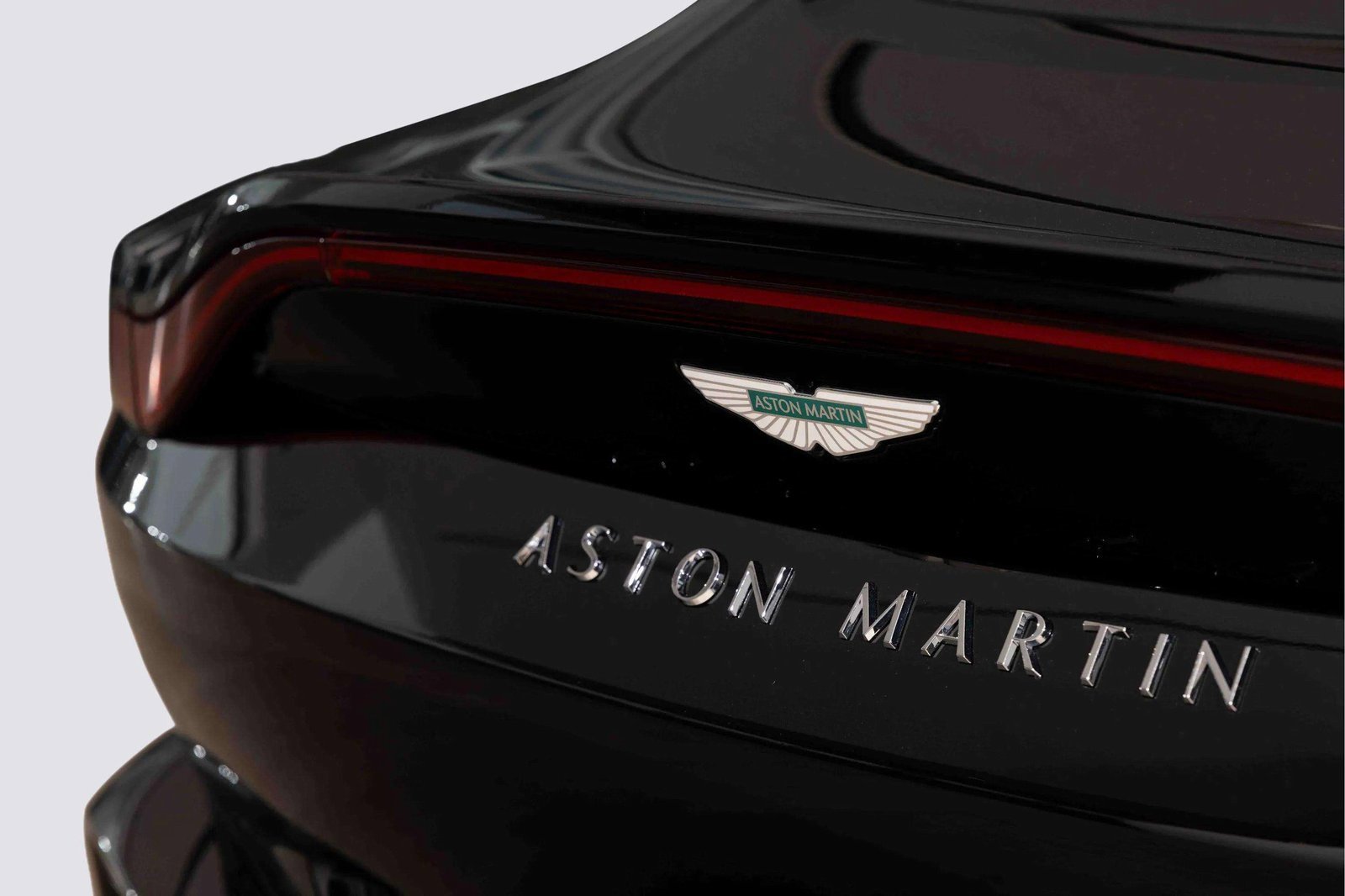 New 2025 Aston Martin V8 Vantage Coupe image 11