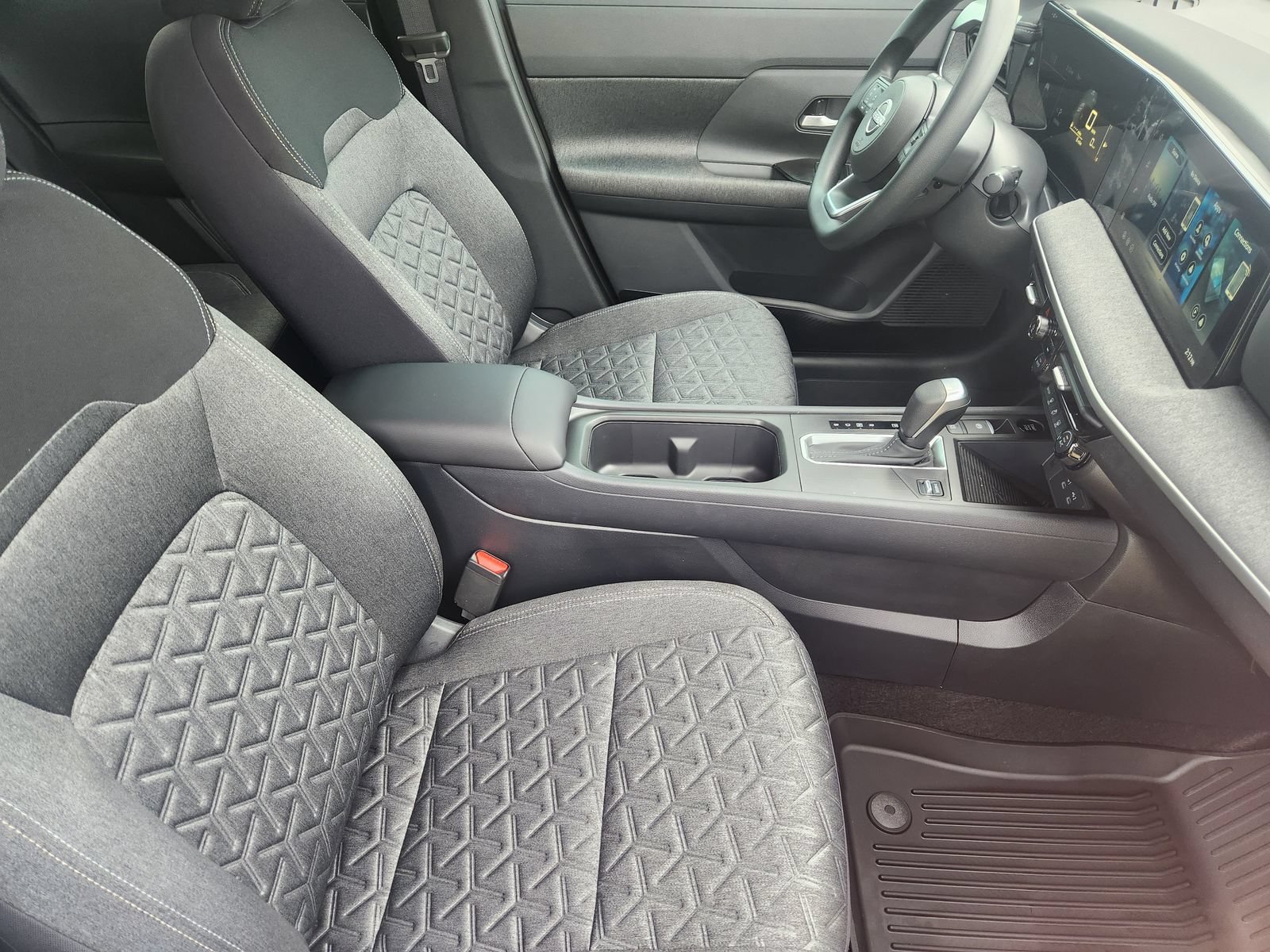 New 2026 Nissan Kicks SV w/ Charging Package FWD image 13