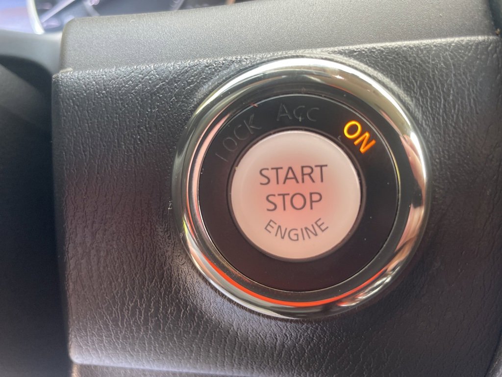 Used 2020 Nissan Armada SL image 26