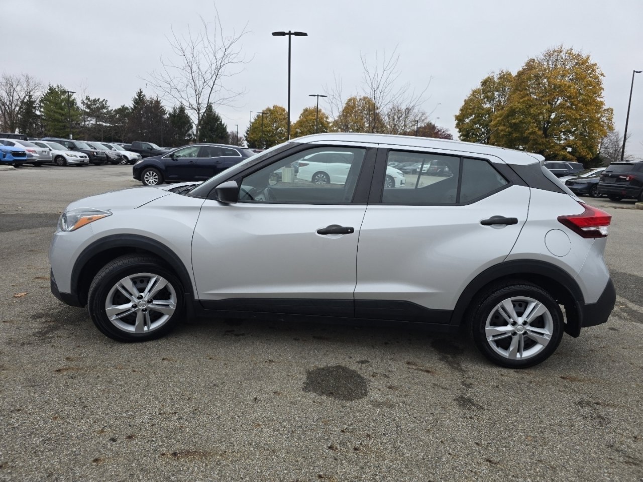 Used 2020 Nissan Kicks S image 13