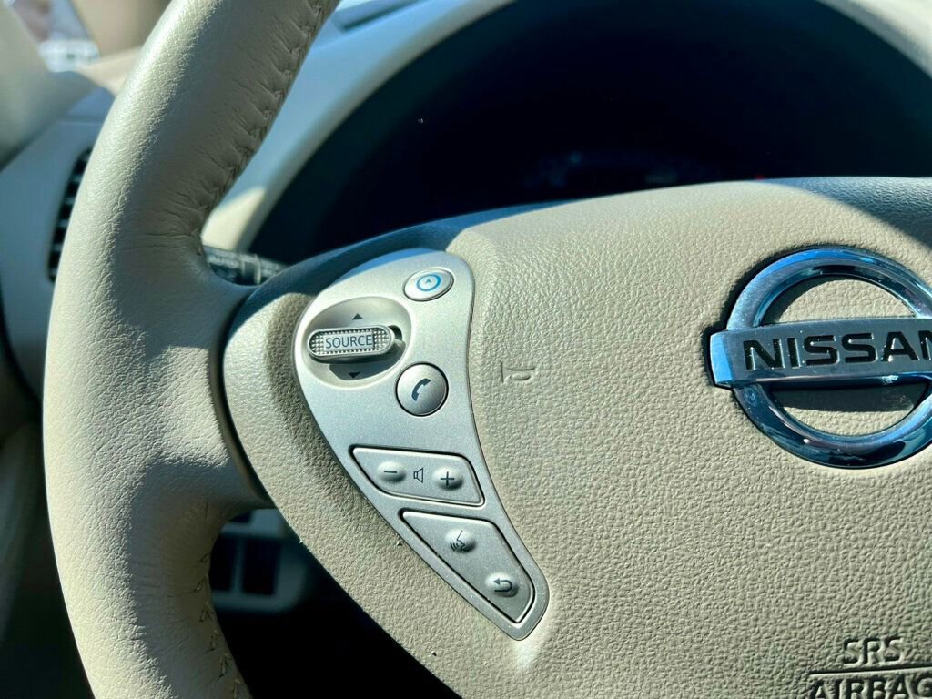 Used 2012 Nissan Leaf SL image 19