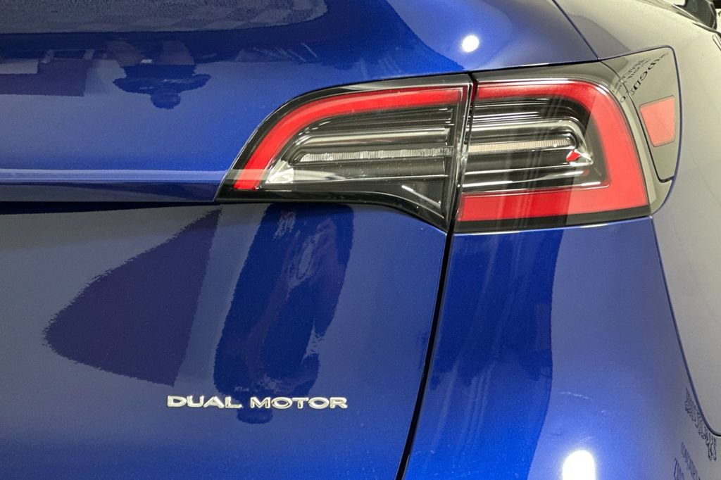 Used 2021 Tesla Model Y Long Range AWD/4WD image 32