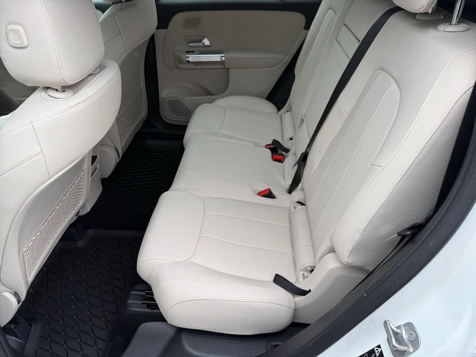 Used 2026 Mercedes-Benz GLB 250 4MATIC image 11