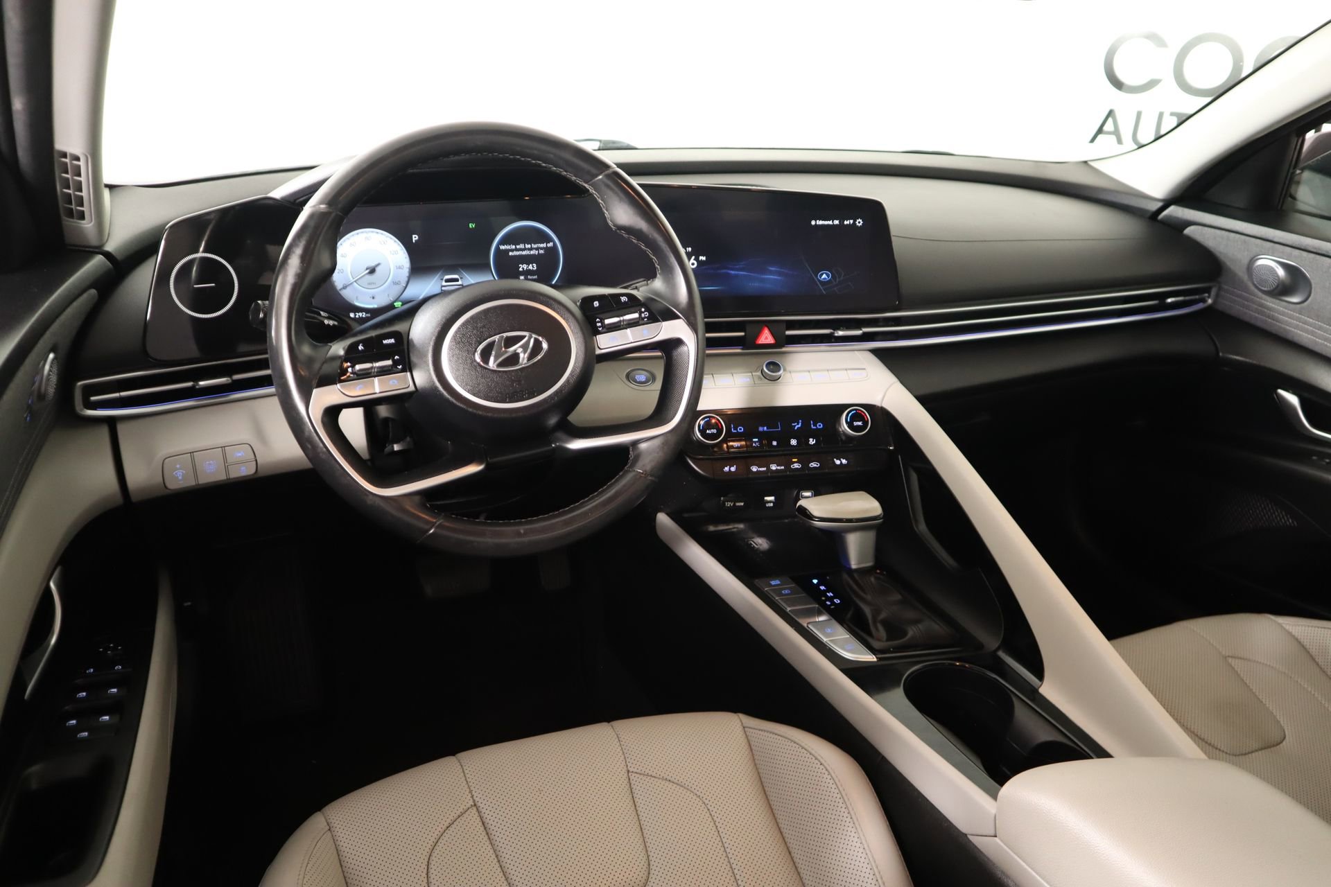 Used 2023 Hyundai Elantra Limited image 2