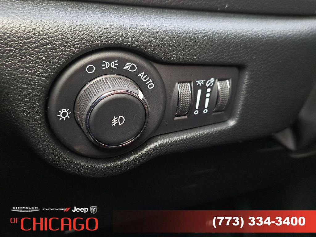 New 2026 Chrysler Pacifica Select image 24