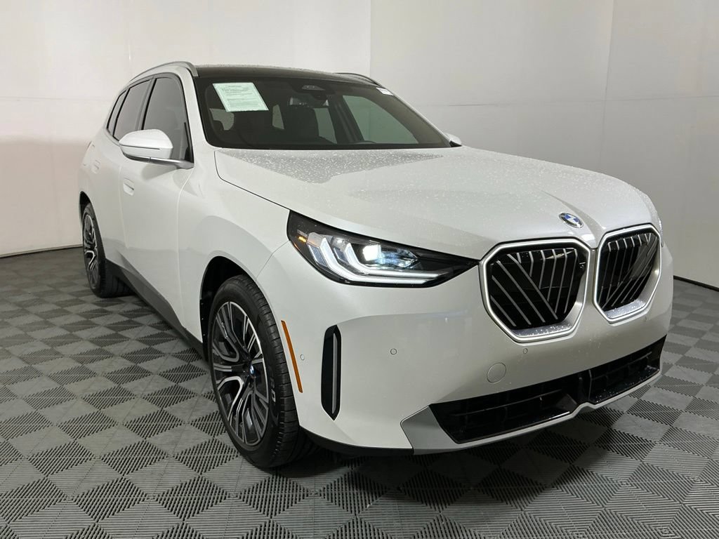 Certified 2025 BMW X3 xDrive30i w/ Premium Package AWD/4WD image 4