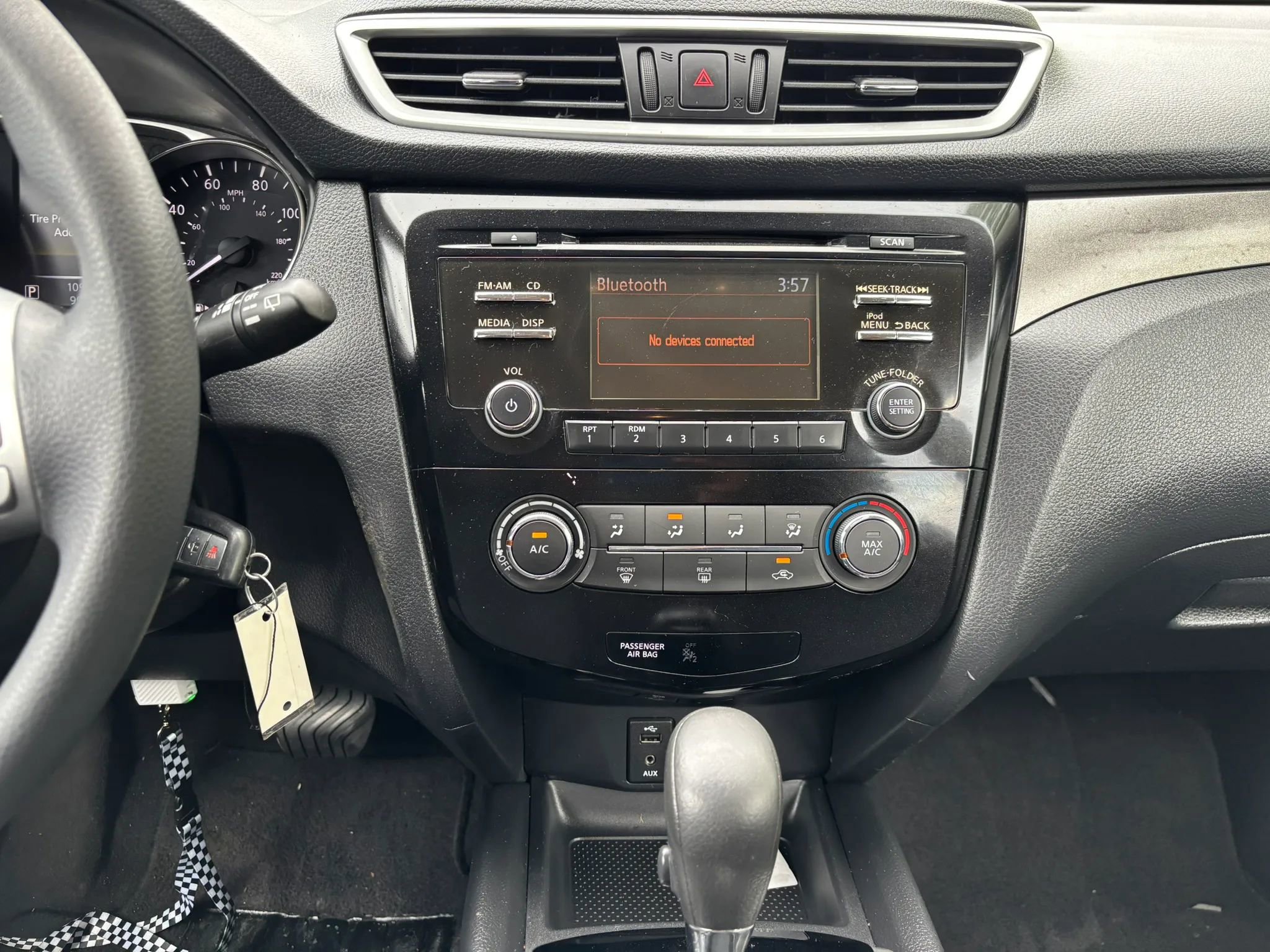 Used 2015 Nissan Rogue S image 21