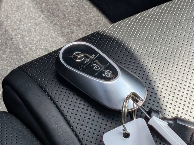 Used 2023 Mercedes-Benz SL 63 AMG 4MATIC w/ Driver Assistance Package image 35