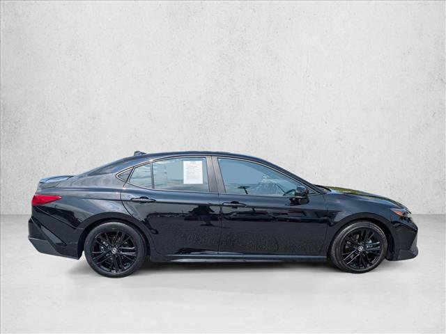 Used 2025 Toyota Camry SE FWD image 4