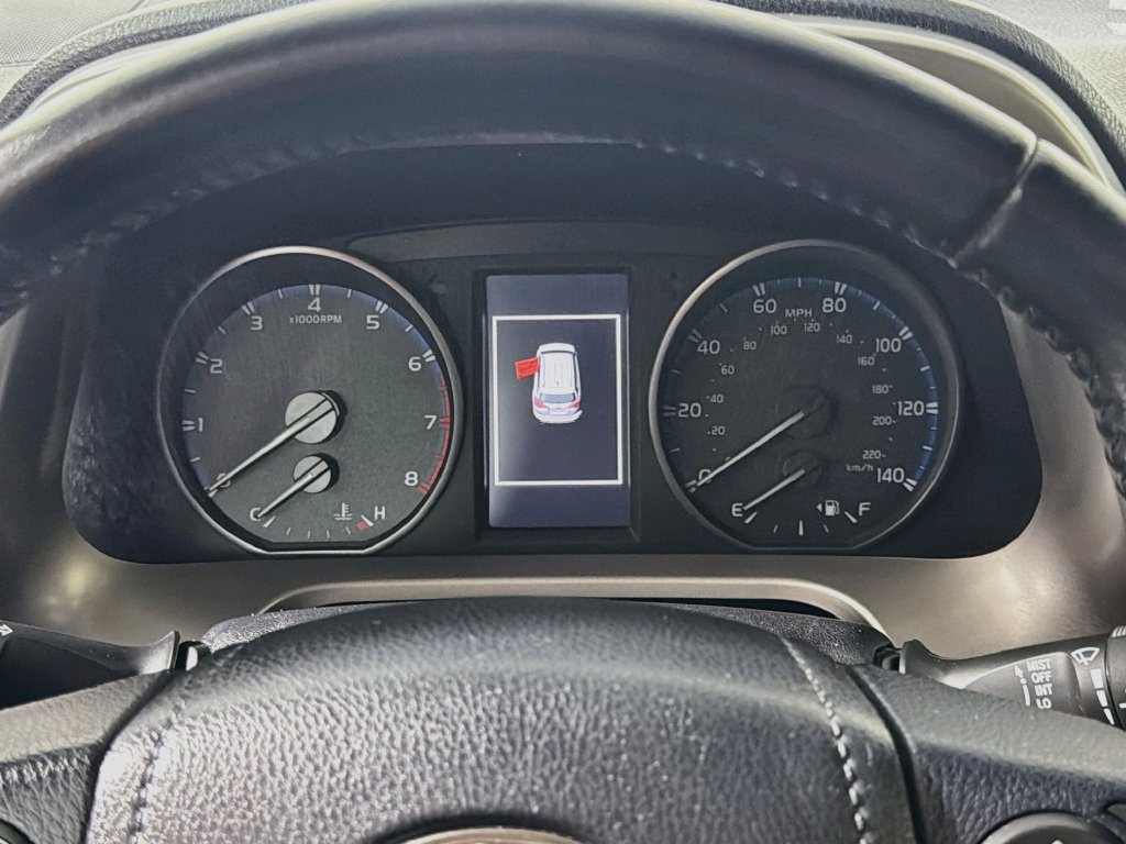 Used 2017 Toyota RAV4 XLE FWD image 19