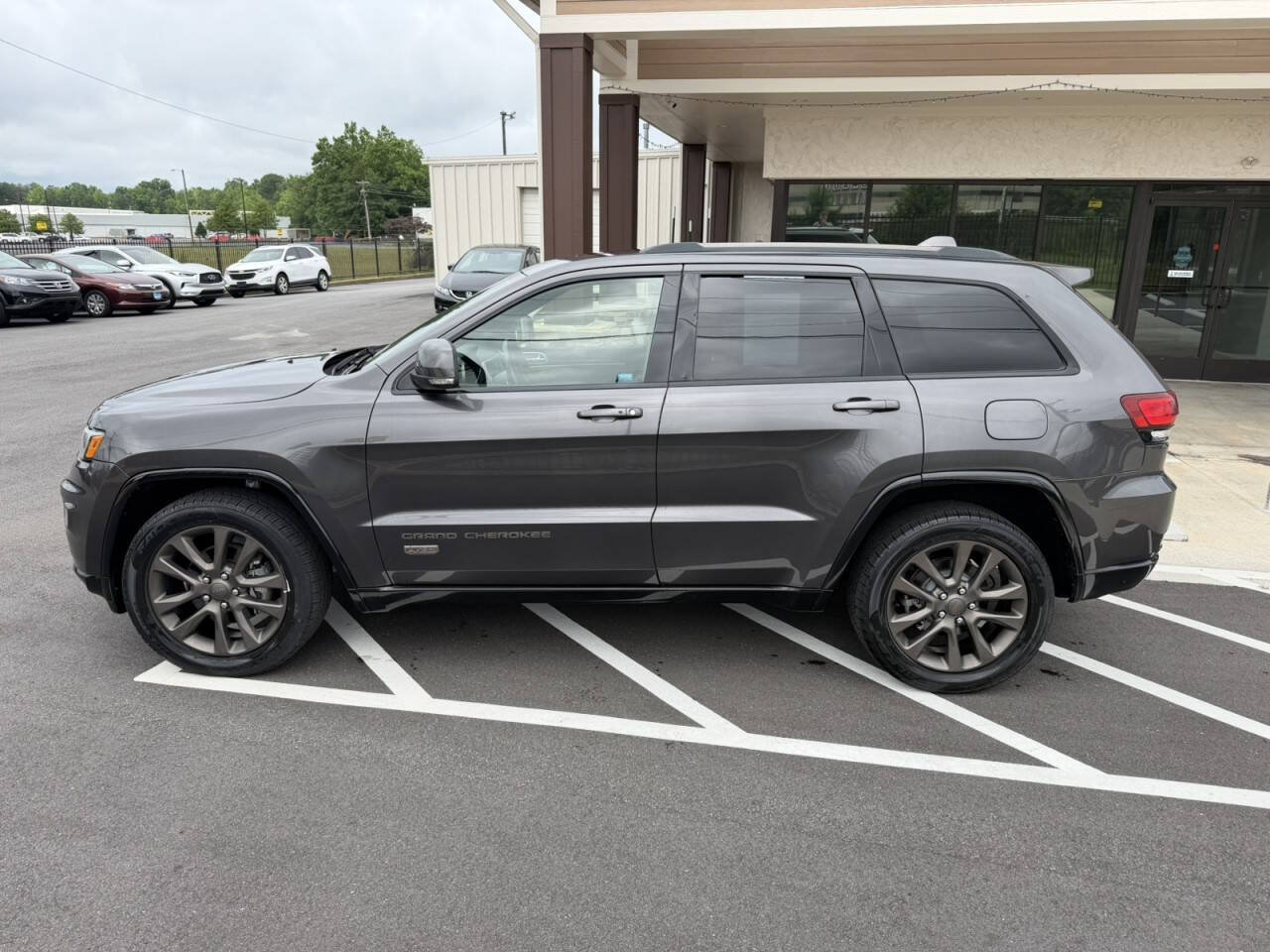 Used 2016 Jeep Grand Cherokee Limited 75th Anniversary RWD image 3