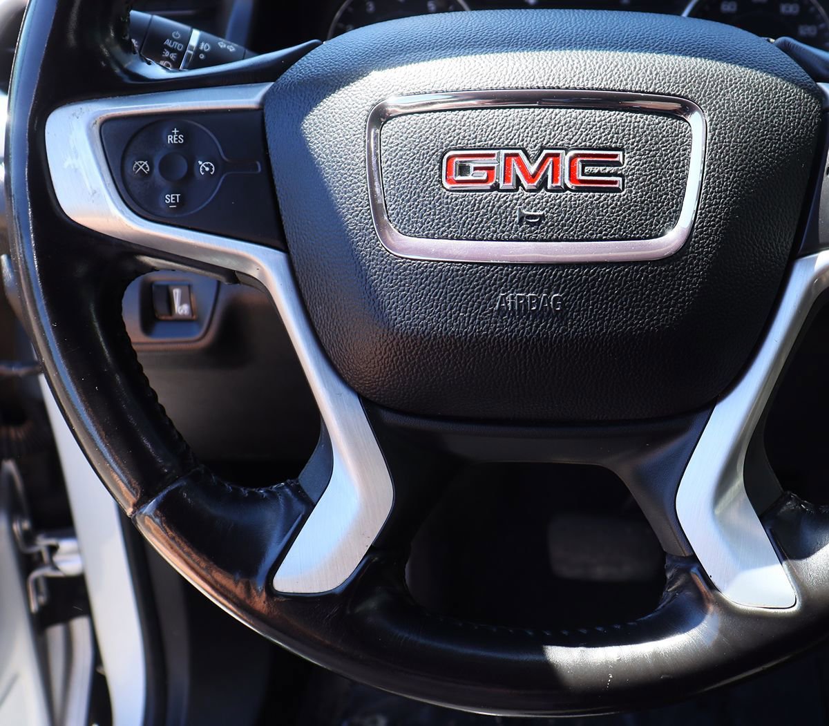 Used 2018 GMC Acadia SLE w/ Driver Alert Package I FWD image 56