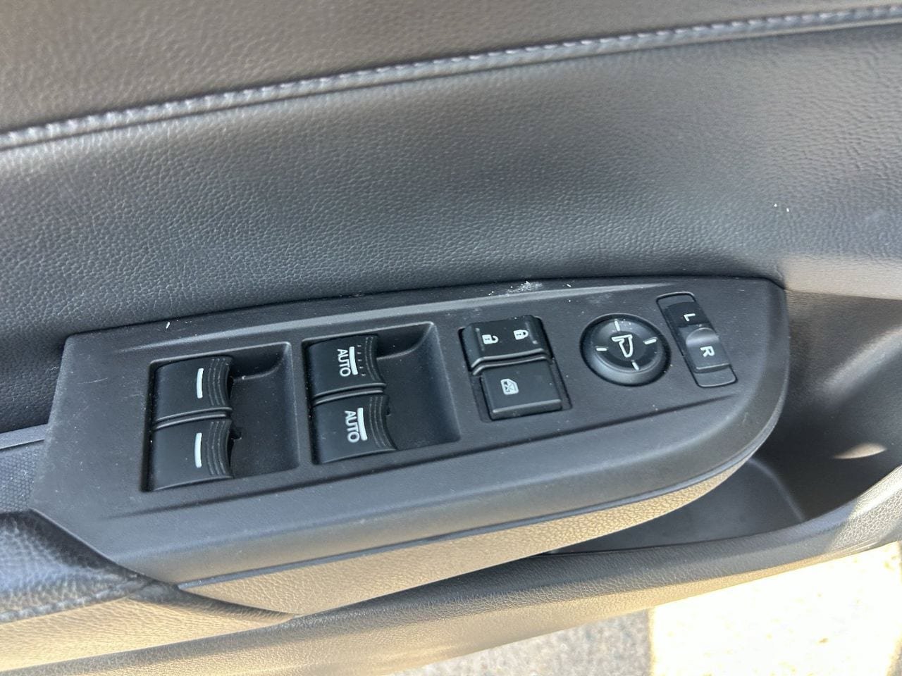 Used 2016 Acura ILX FWD image 31