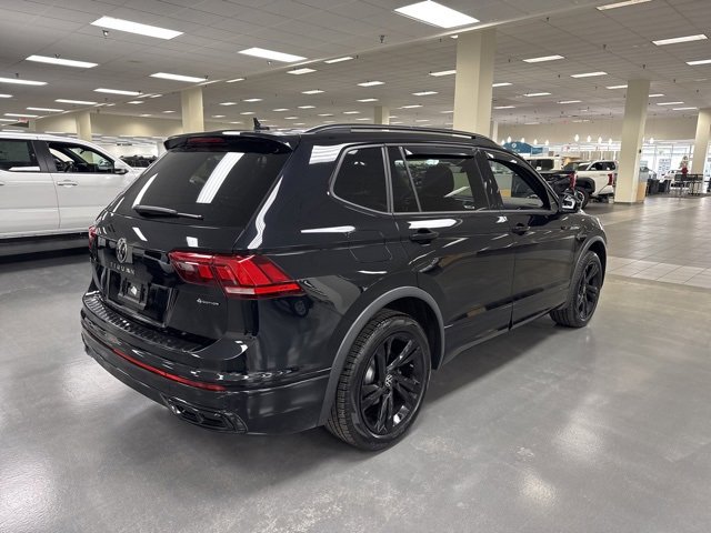Used 2024 Volkswagen Tiguan SE R-Line image 7