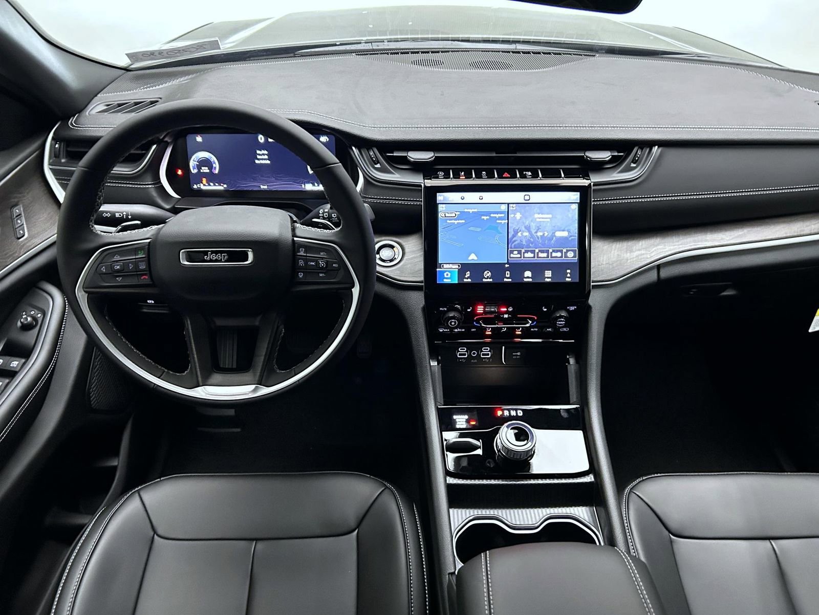 New 2025 Jeep Grand Cherokee L Limited w/ Black Appearance Package image 19