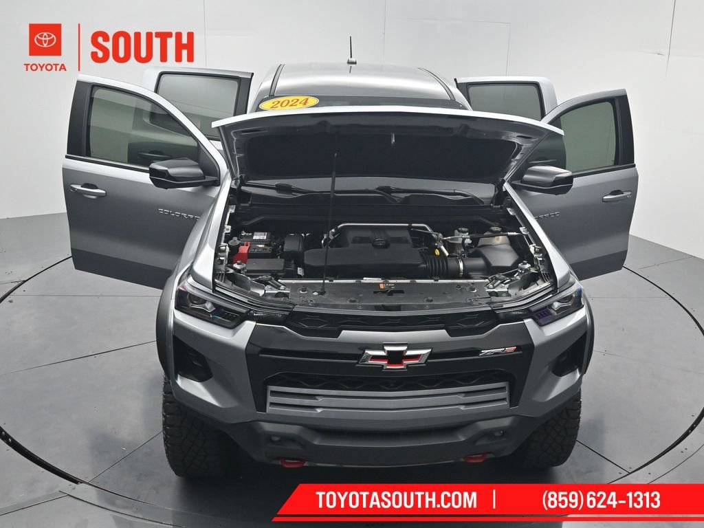 Used 2024 Chevrolet Colorado ZR2 w/ Technology Package AWD/4WD image 65