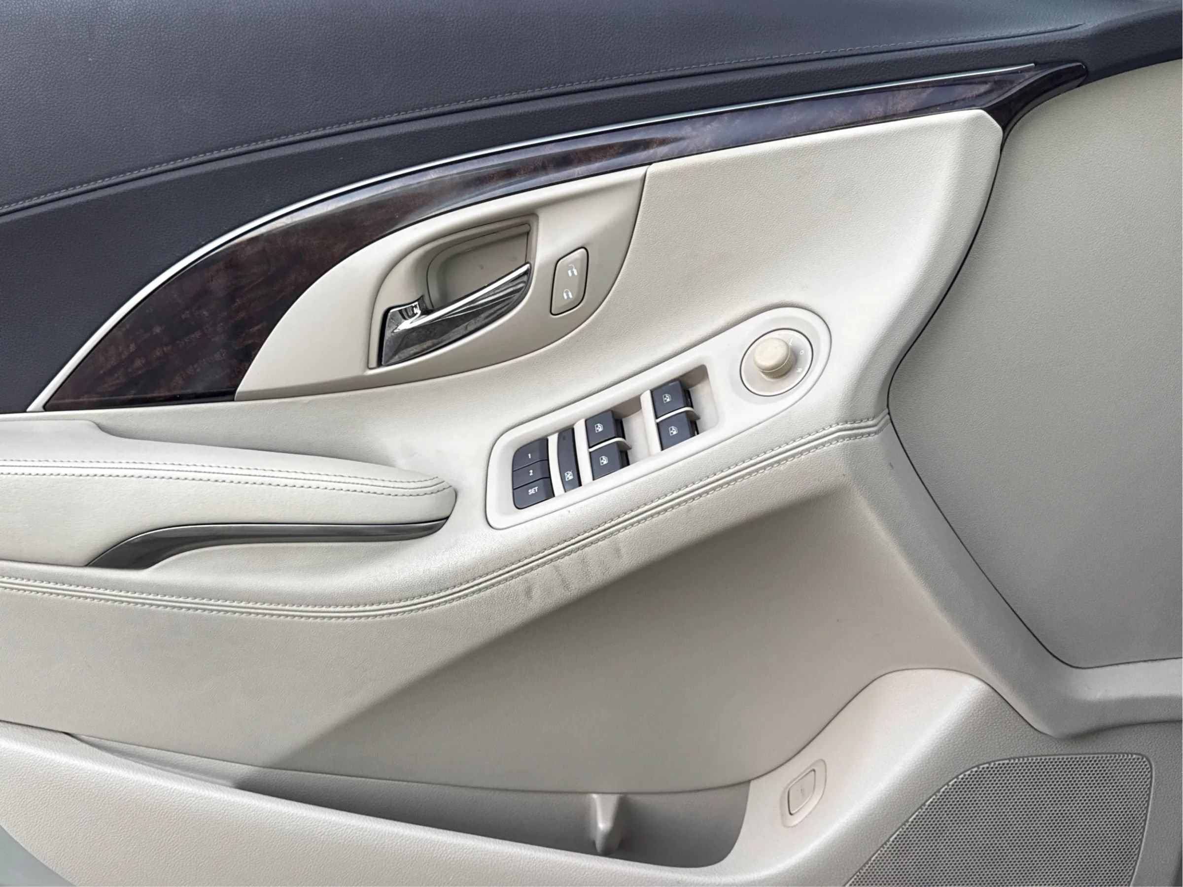 Used 2015 Buick LaCrosse Leather FWD image 34
