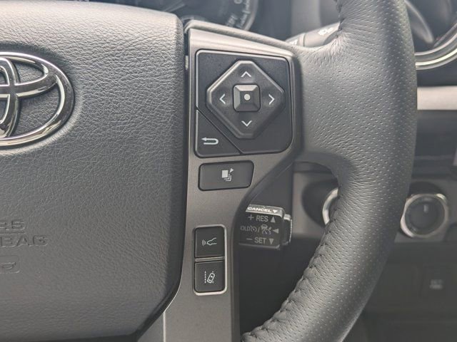 Used 2018 Toyota Tacoma TRD Sport AWD/4WD image 22