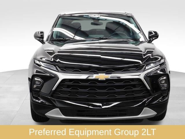 Used 2025 Chevrolet Blazer LT image 3