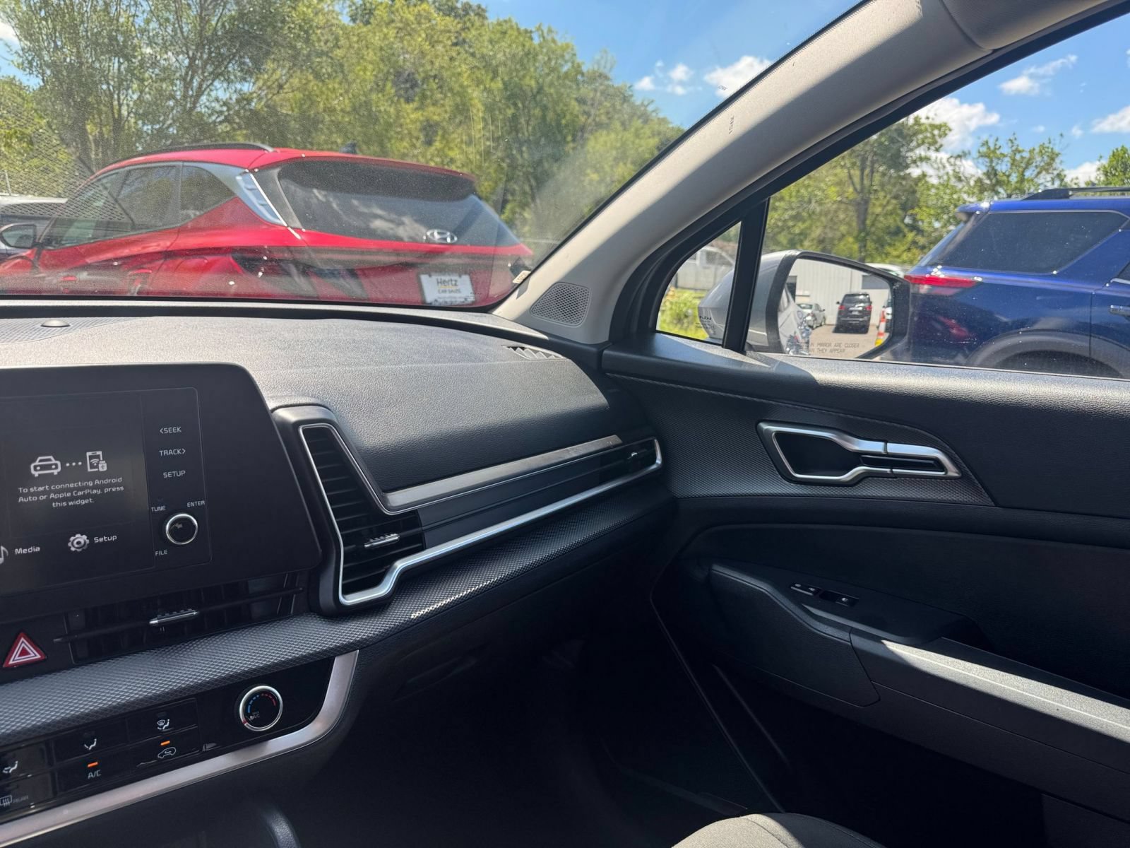 Used 2025 Kia Sportage LX FWD image 34