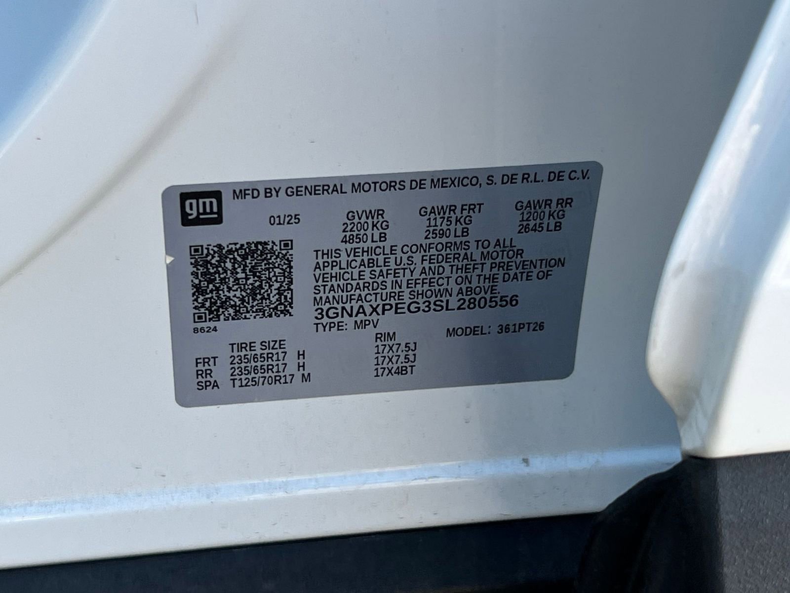 Used 2025 Chevrolet Equinox LT AWD/4WD image 25