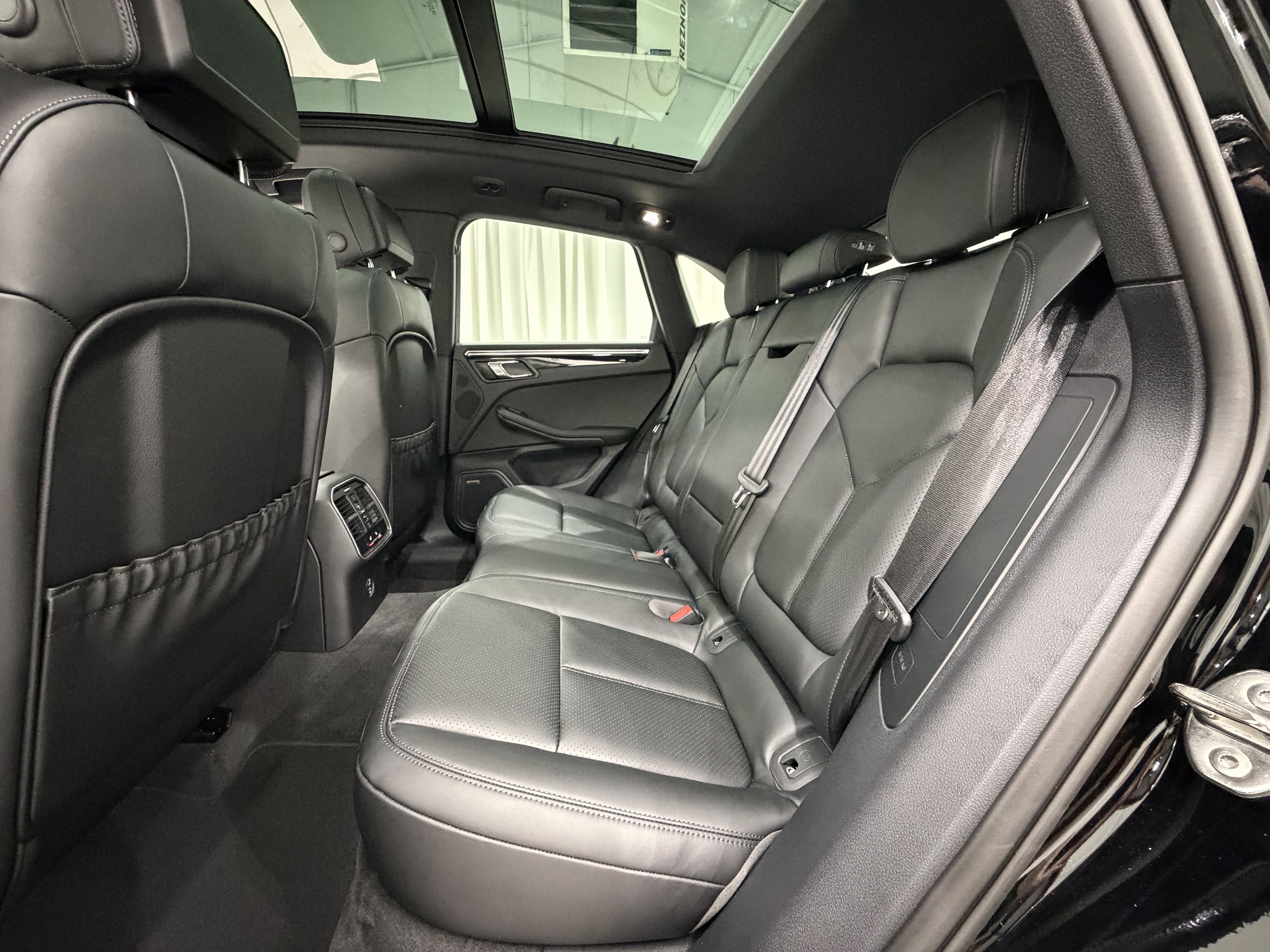 New 2026 Porsche Macan image 20