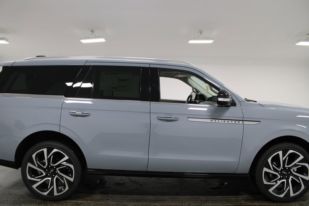 New 2026 Lincoln Navigator Reserve image 10