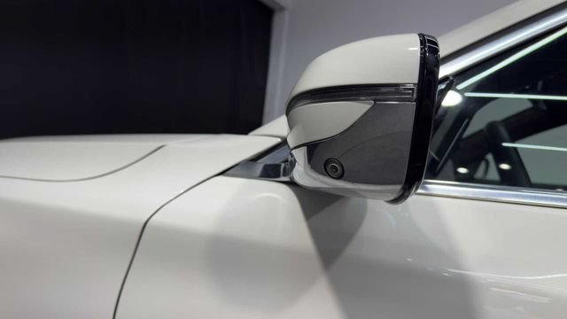 Used 2019 BMW 750i w/ Autobahn Package RWD image 11