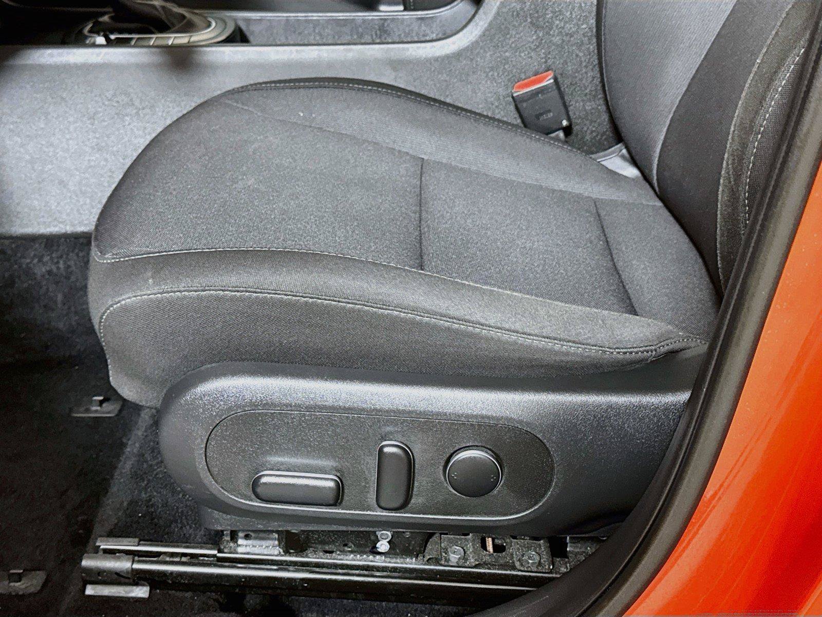 Used 2025 Hyundai Kona SEL FWD image 16