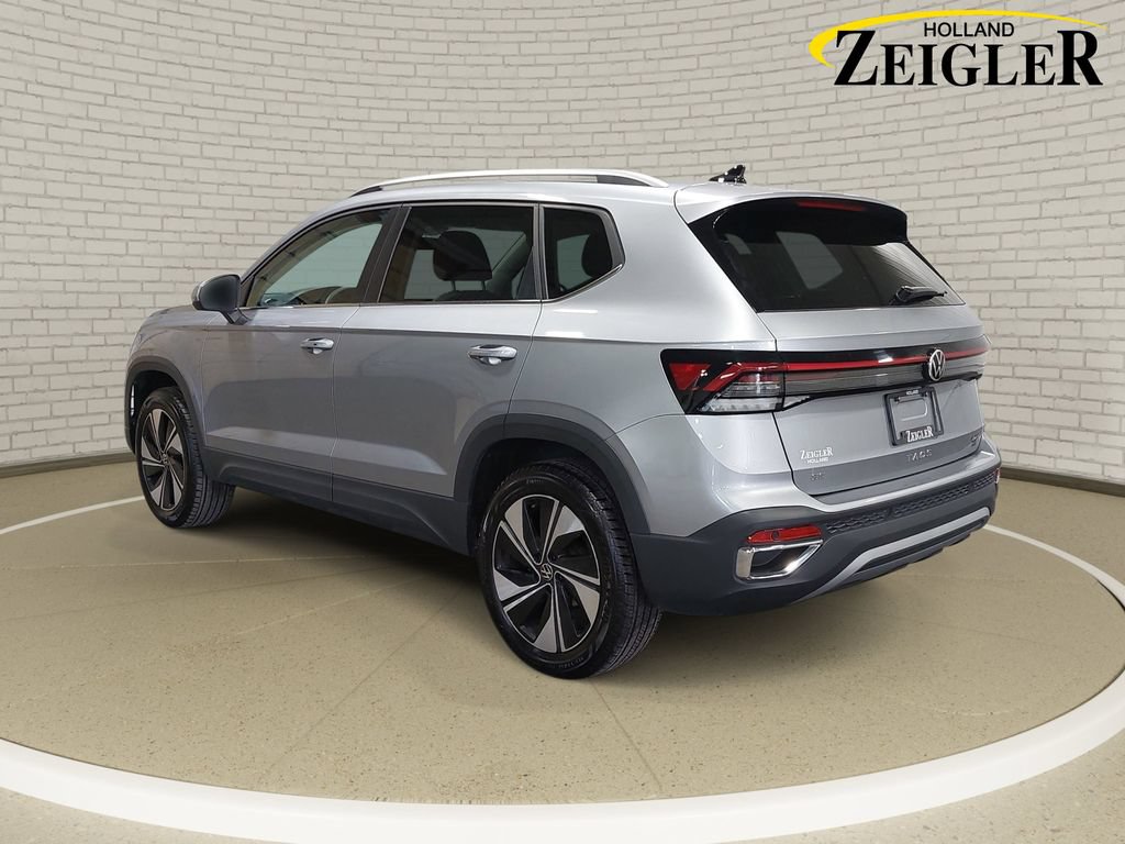 Used 2025 Volkswagen Taos SE AWD/4WD image 7