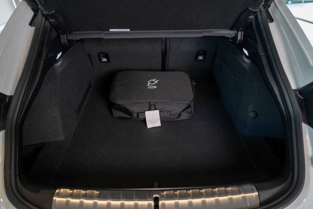 New 2025 Porsche Taycan 4S image 39