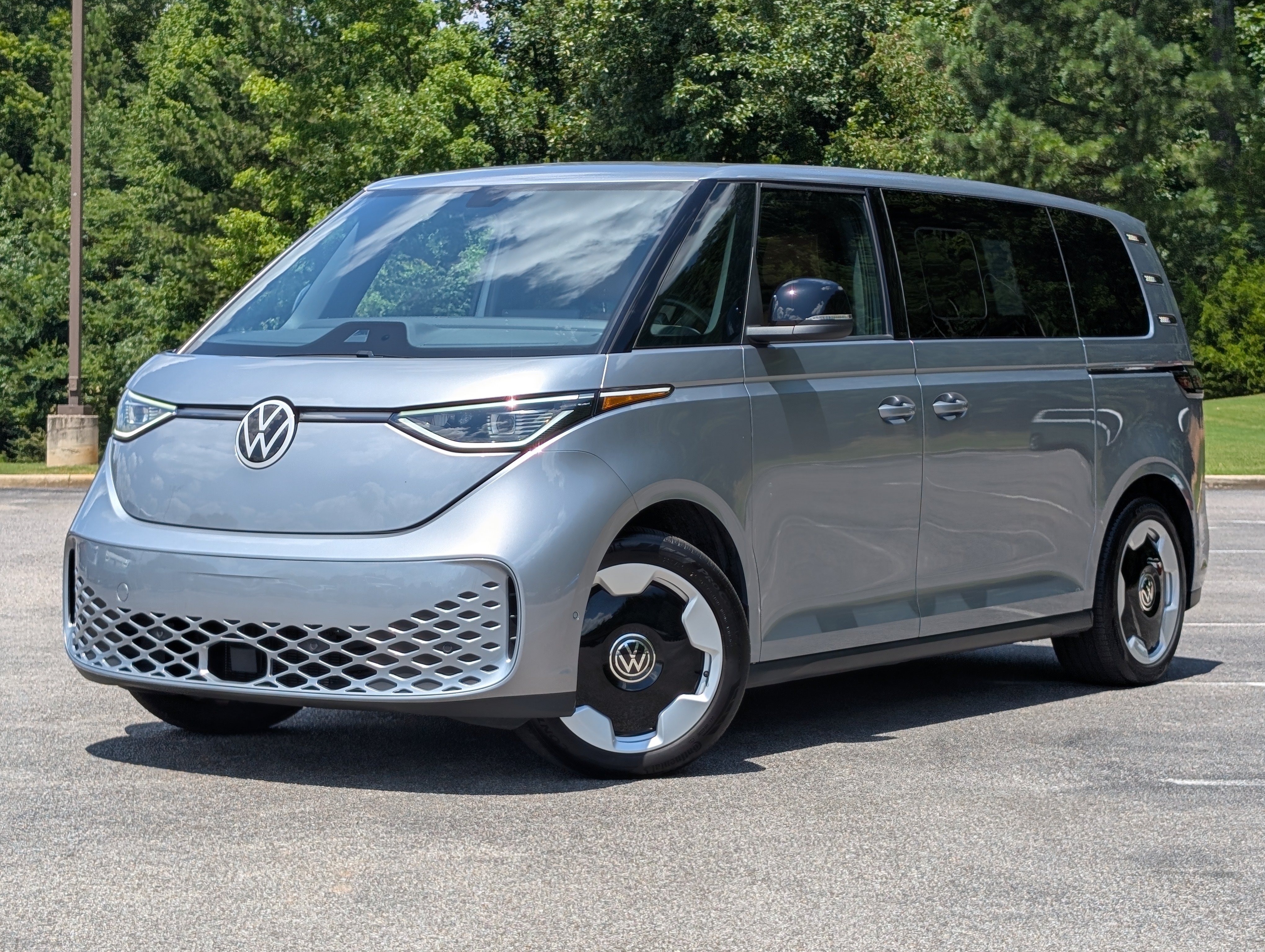 Used 2025 Volkswagen ID. Buzz Pro S Plus RWD image 4