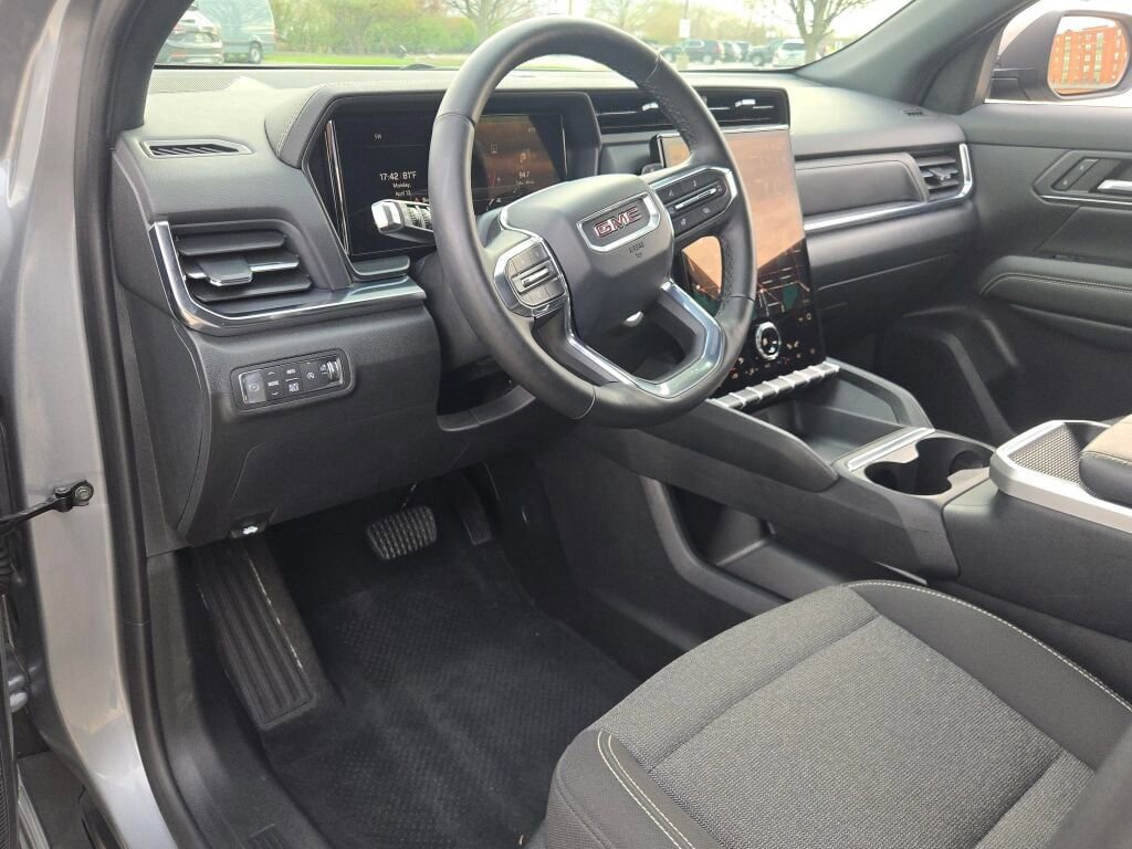 Used 2025 GMC Terrain Elevation AWD/4WD image 24