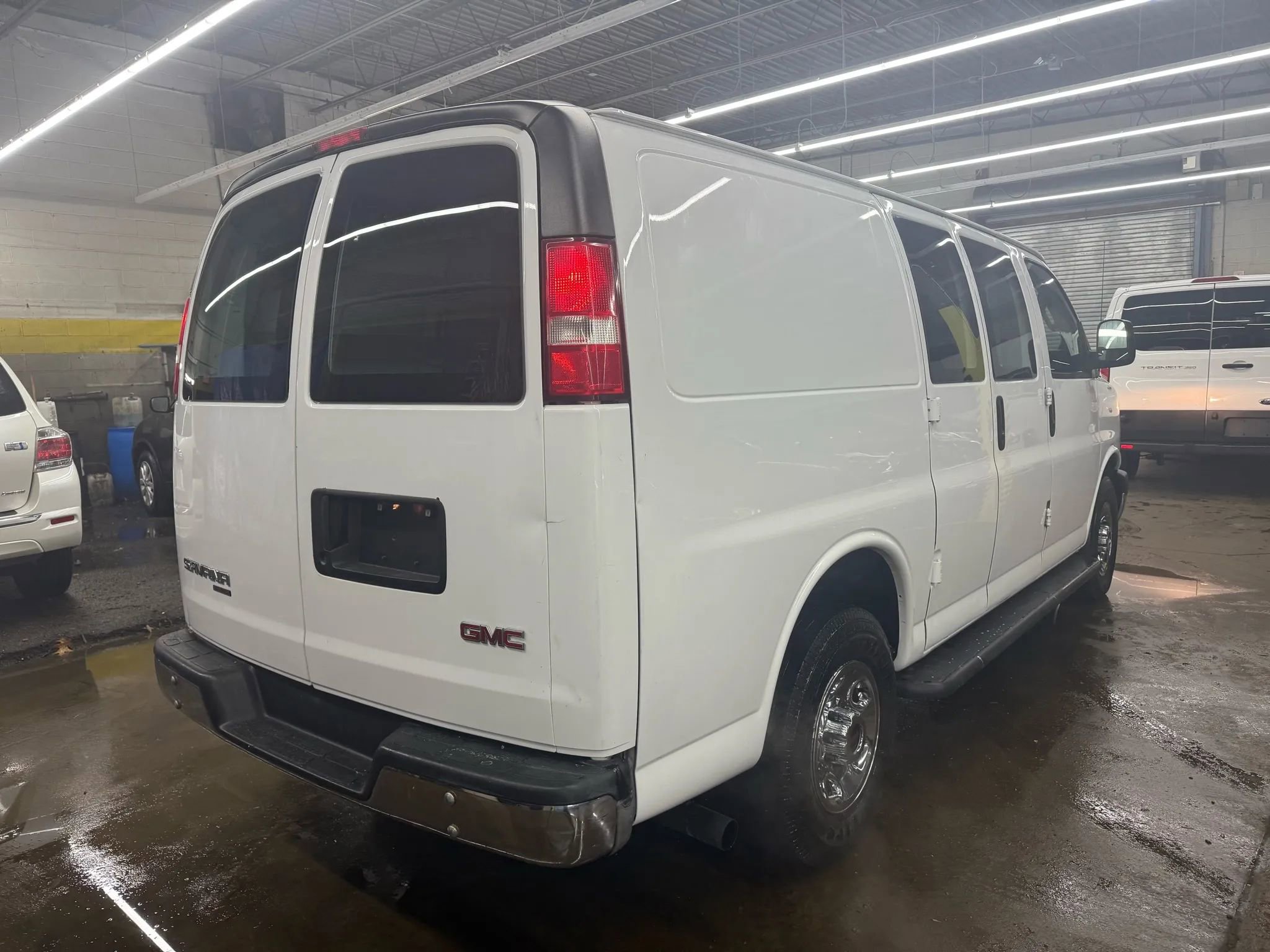 Used 2016 GMC Savana 2500 image 6