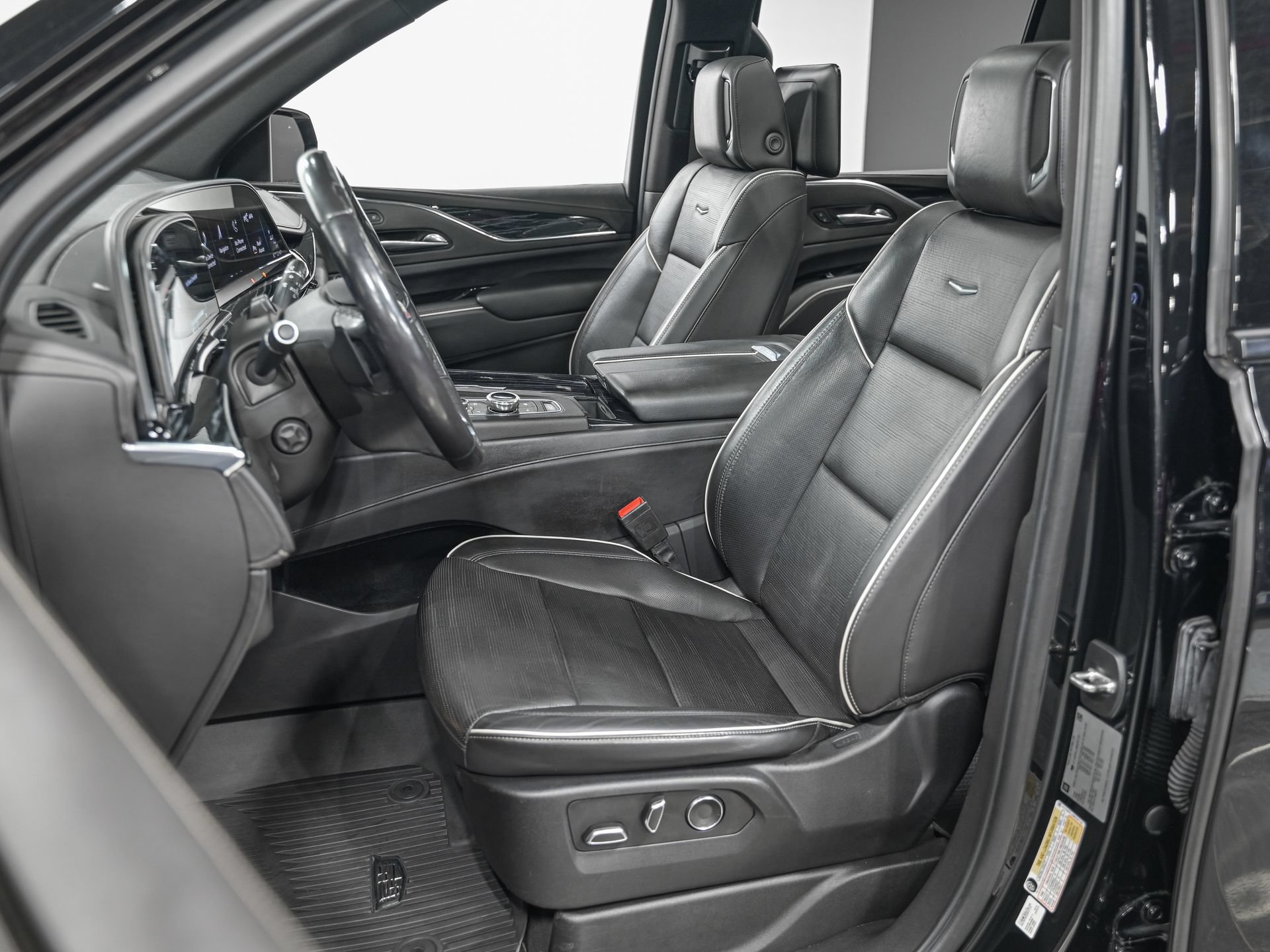 Used 2021 Cadillac Escalade ESV Sport w/ Driver Assist Tech Package AWD/4WD image 16