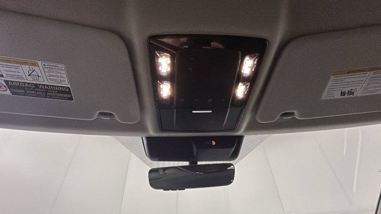 Used 2025 Mitsubishi Outlander SE AWD/4WD image 29