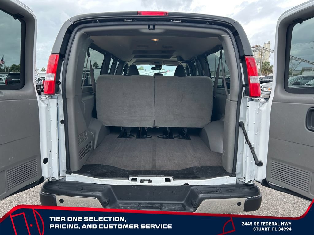 Used 2024 Chevrolet Express 3500 LT w/ LT Preferred Equipment Group RWD image 10
