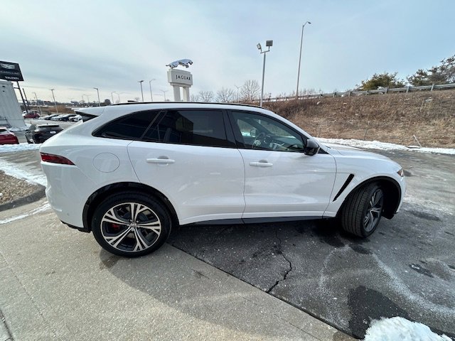 New 2025 Jaguar F-PACE SVR image 7