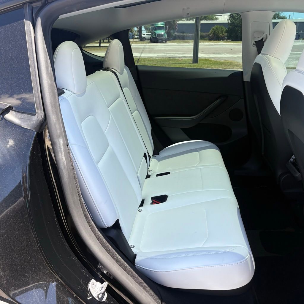 Used 2023 Tesla Model Y Performance AWD/4WD image 16