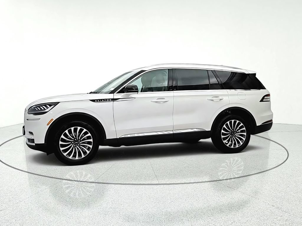 Used 2023 Lincoln Aviator AWD w/ Premium Package image 3