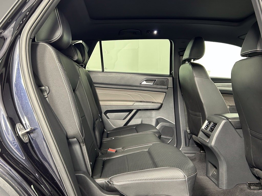 Used 2023 Volkswagen Atlas Cross Sport SE w/ Panoramic Sunroof Package AWD/4WD image 12