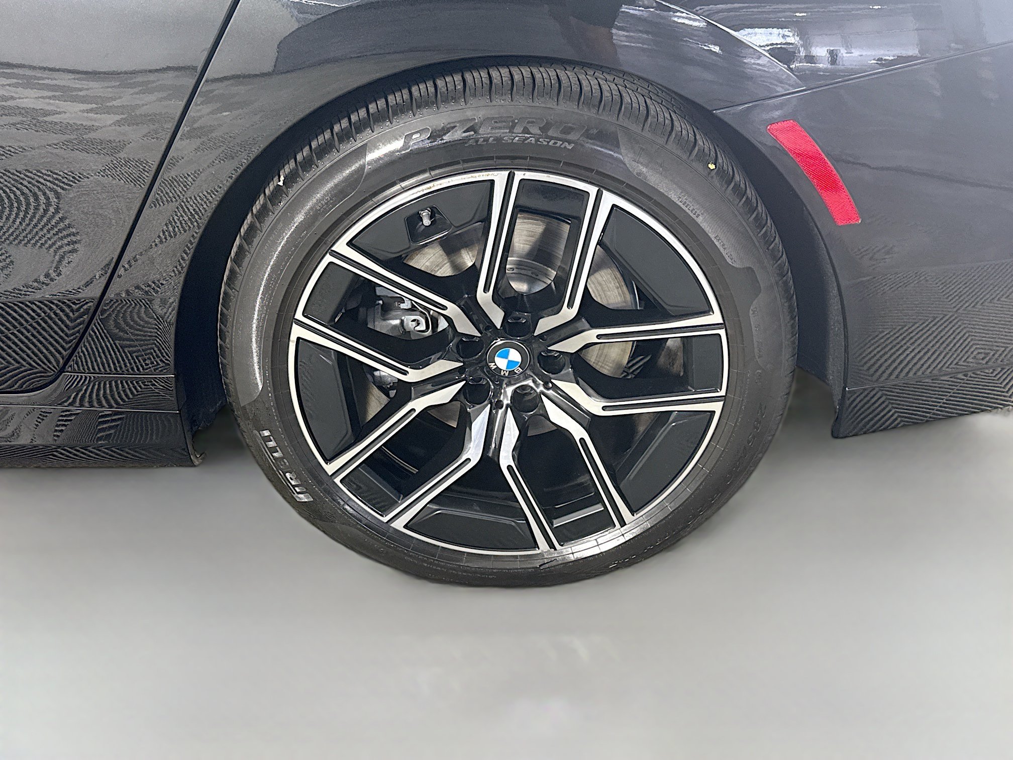 Used 2026 BMW 740i xDrive AWD/4WD image 37