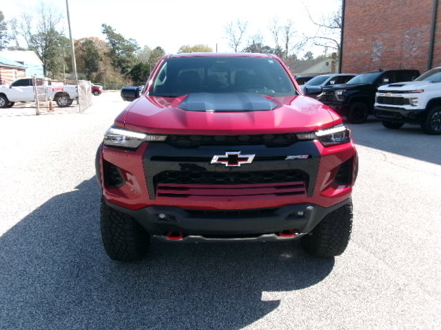 Used 2025 Chevrolet Colorado ZR2 w/ Technology Package AWD/4WD image 8
