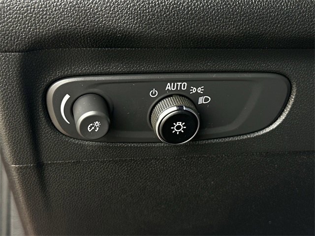 Used 2023 Buick Envision Preferred image 18