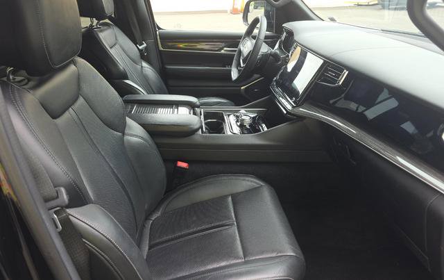Used 2022 Jeep Wagoneer Series III w/ Convenience Group I AWD/4WD image 6