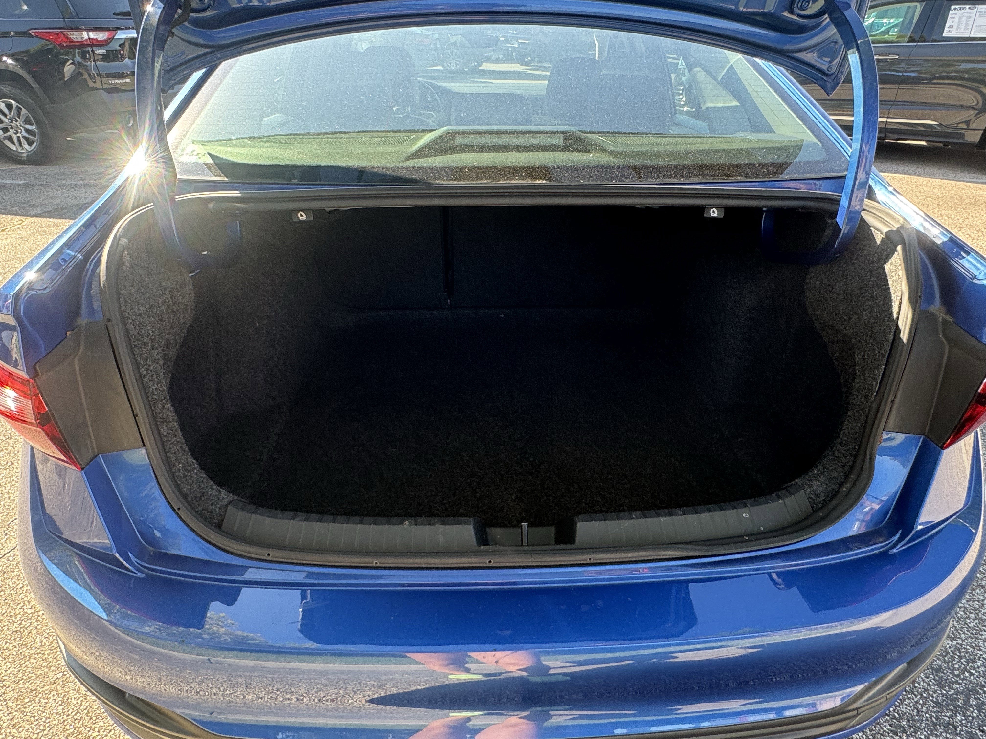 Used 2024 Volkswagen Jetta SE image 13