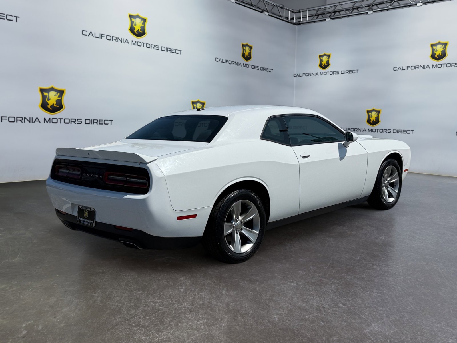 Used 2019 Dodge Challenger SXT image 5