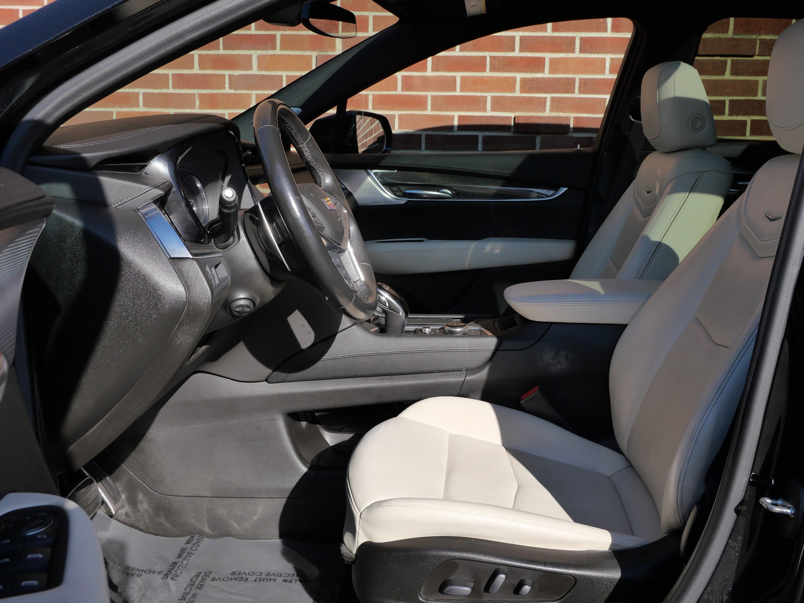 Used 2022 Cadillac XT5 Sportv w/ LPO, Floor Liner Package image 6